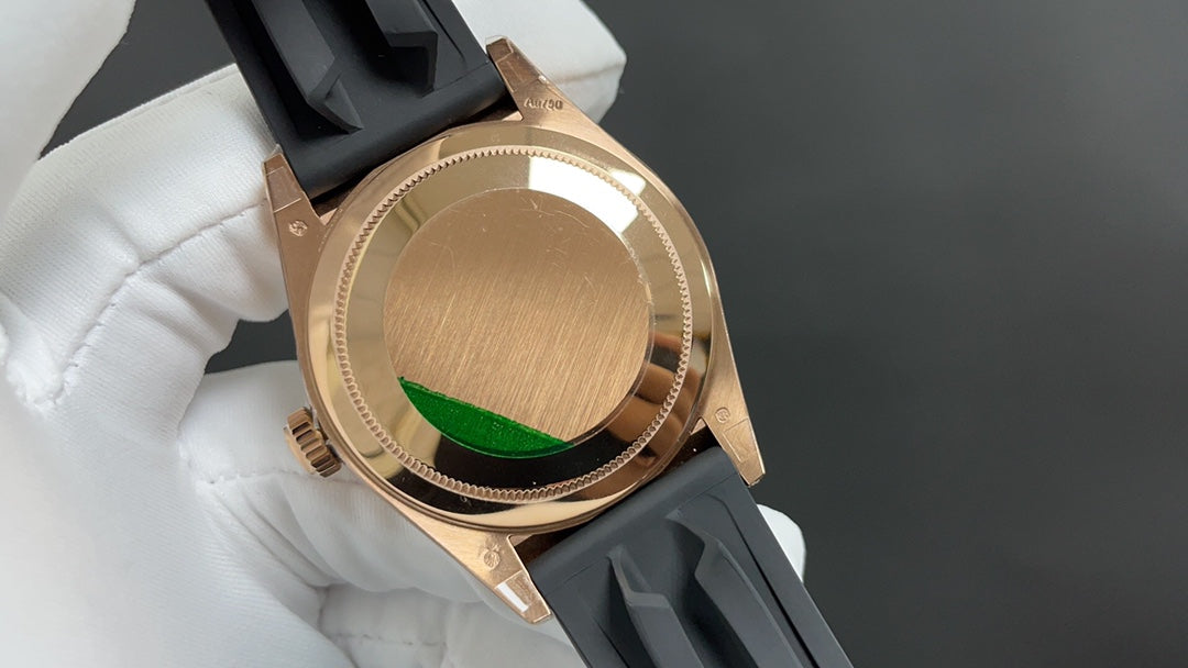 Sky-Dweller roségoud met Oysterflex-band