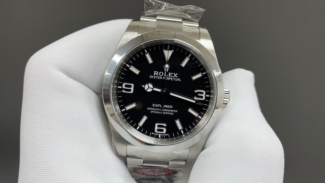 Explorer 39 - 214270 met zwarte wijzerplaat