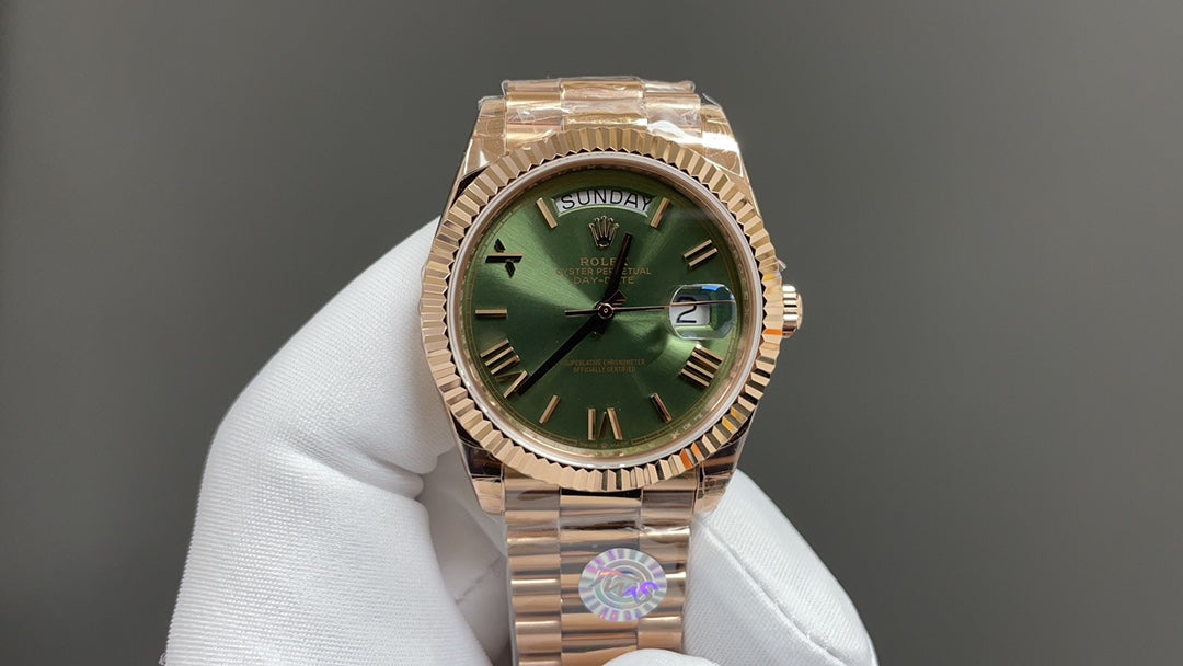 Day-Date 40 - 228235 Everose goud met olijfgroene wijzerplaat